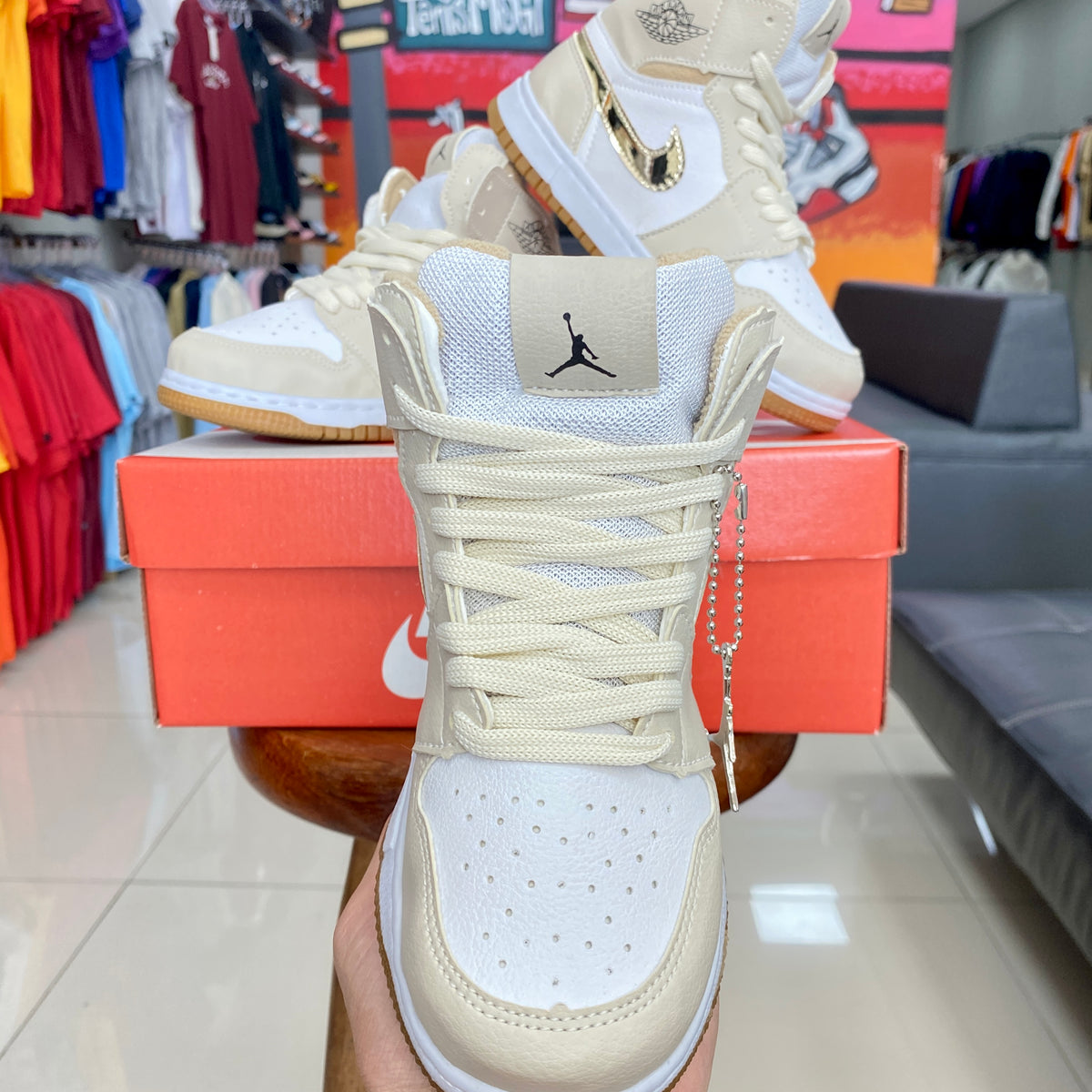Jordan 1 Dourado Infantil