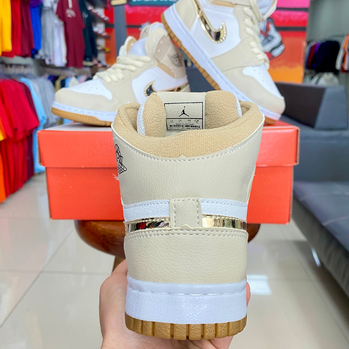Jordan 1 Dourado Infantil