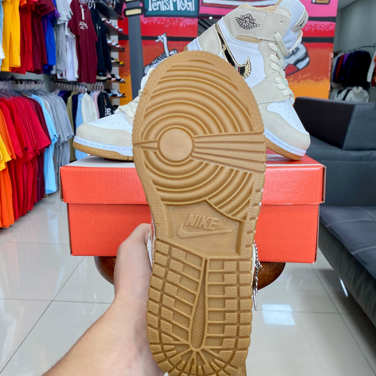 Jordan 1 Dourado Infantil