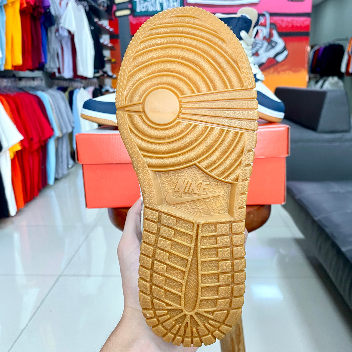 Jordan 1 Marinho/Dourado Infantil