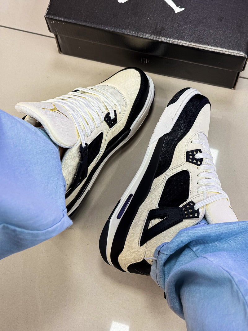 Air Jordan 4 Bege/Preto Premium