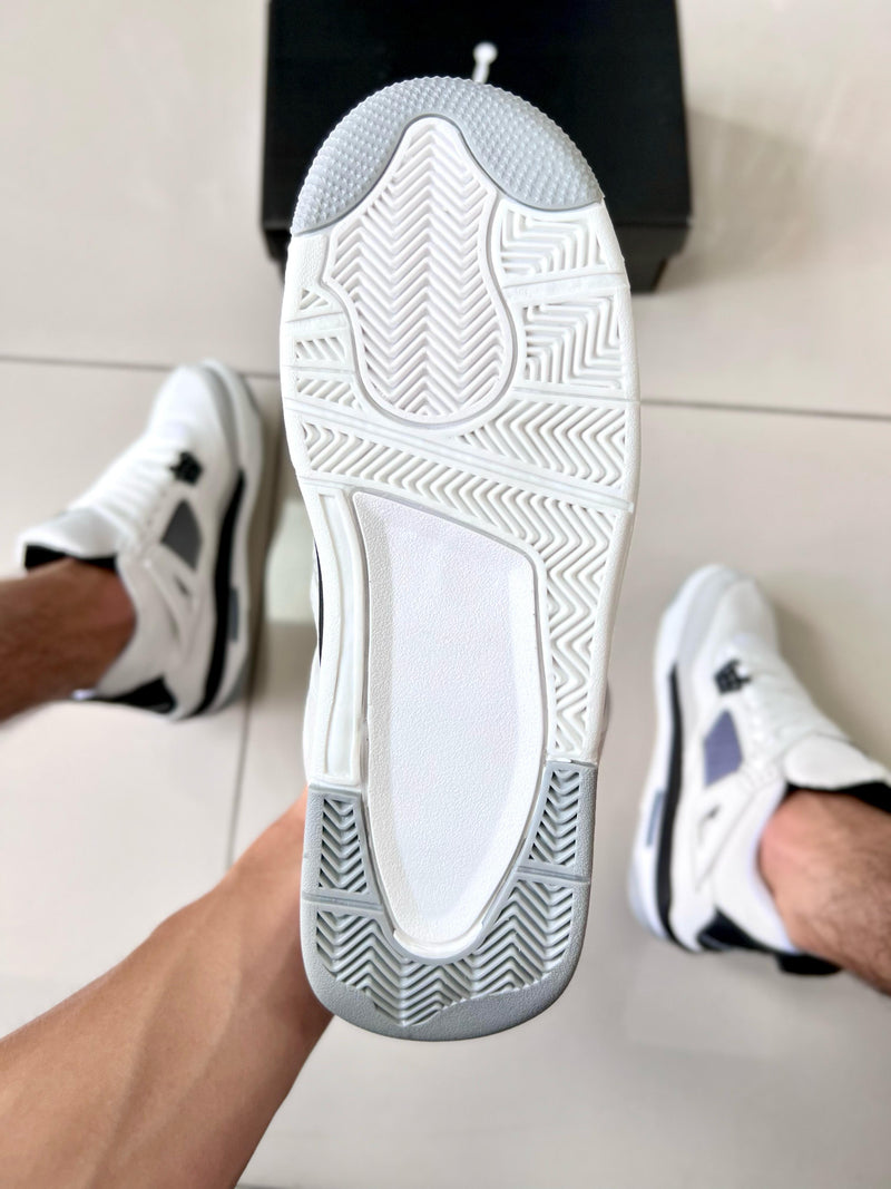 Air Jordan 4 Branco/Preto Premium
