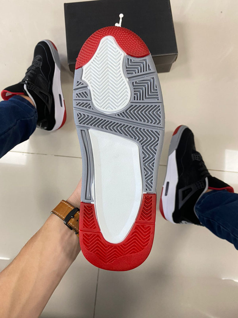 Jordan 4 Preto/Vermelho