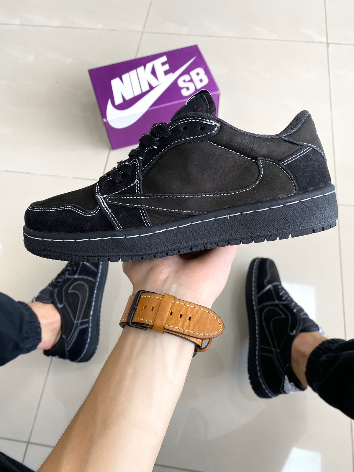 Air Jordan Low Travis Preto Premium