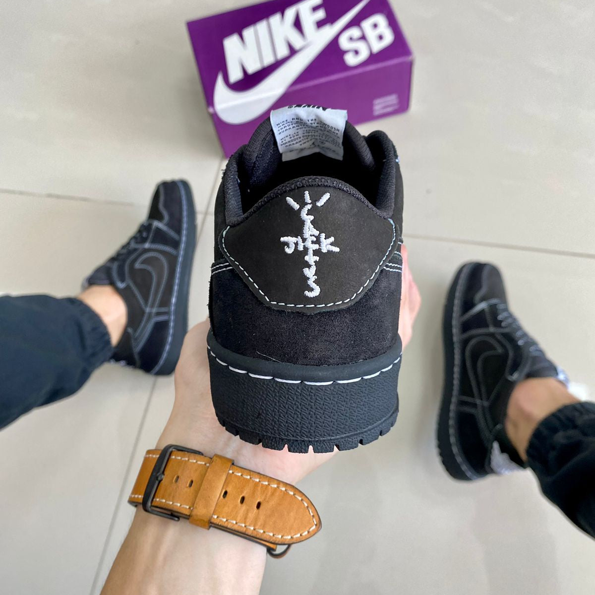 Air Jordan Low Travis Preto Premium