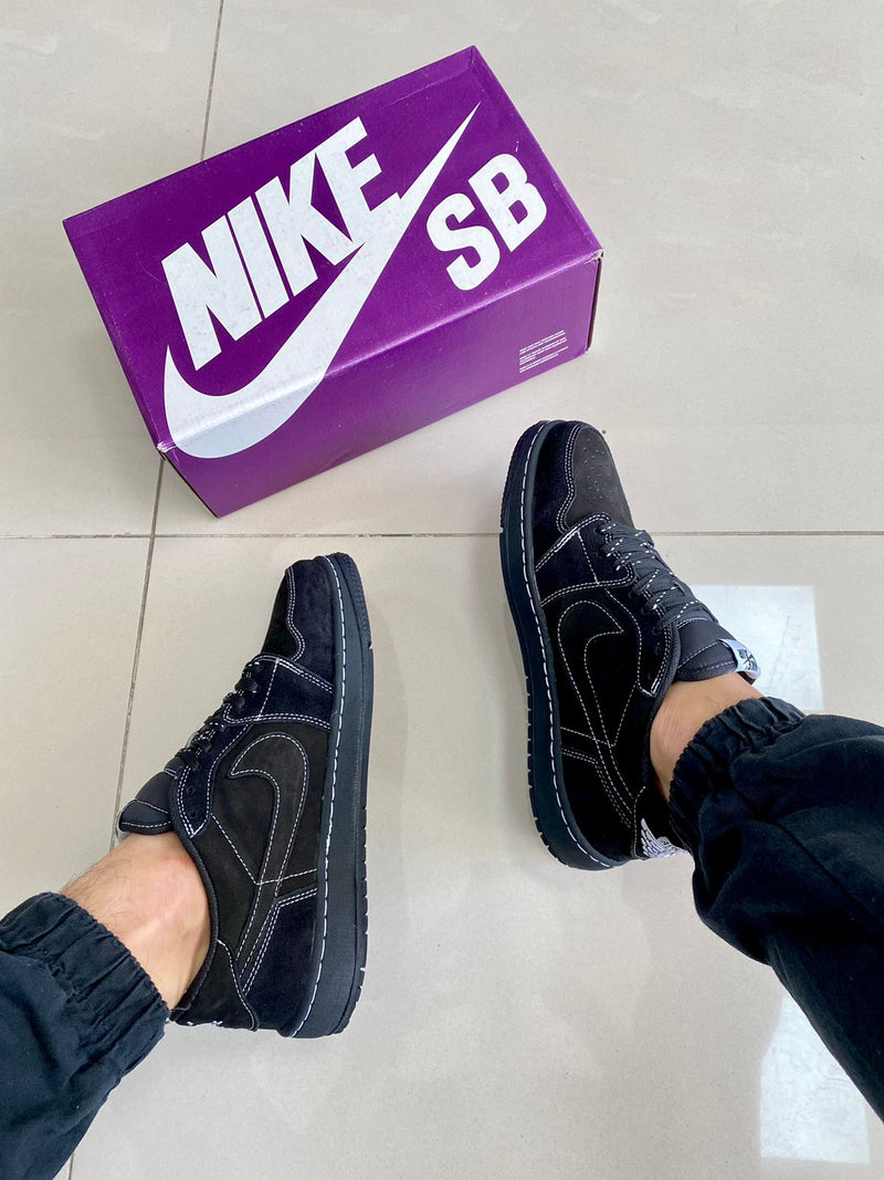 Air Jordan Low Travis Preto Premium