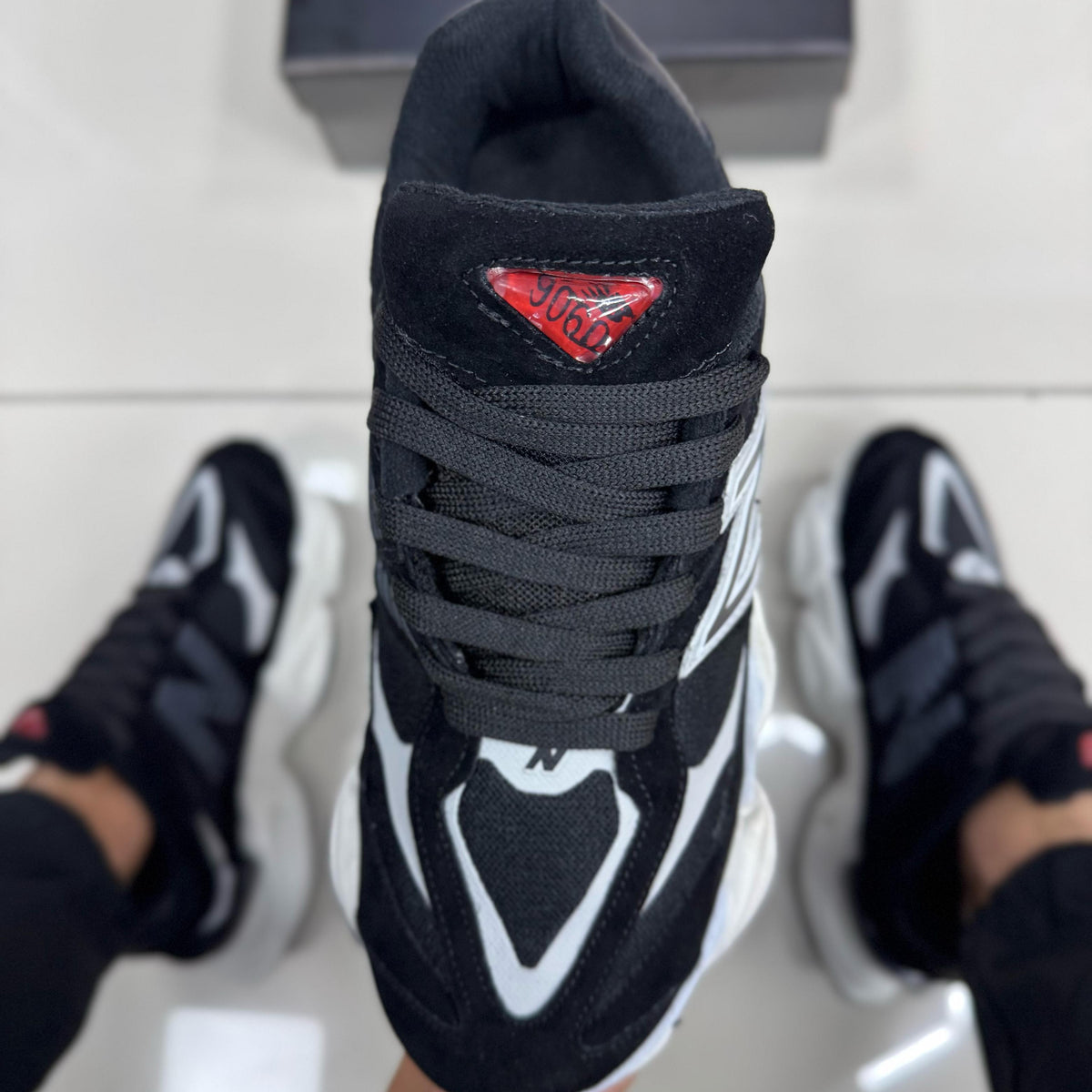 NB 9060 Preto/Branco Premium