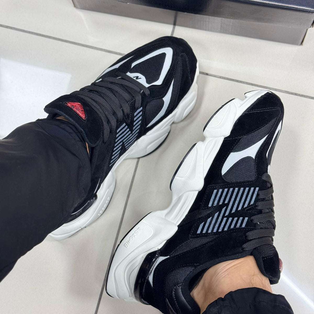 NB 9060 Preto/Branco Premium