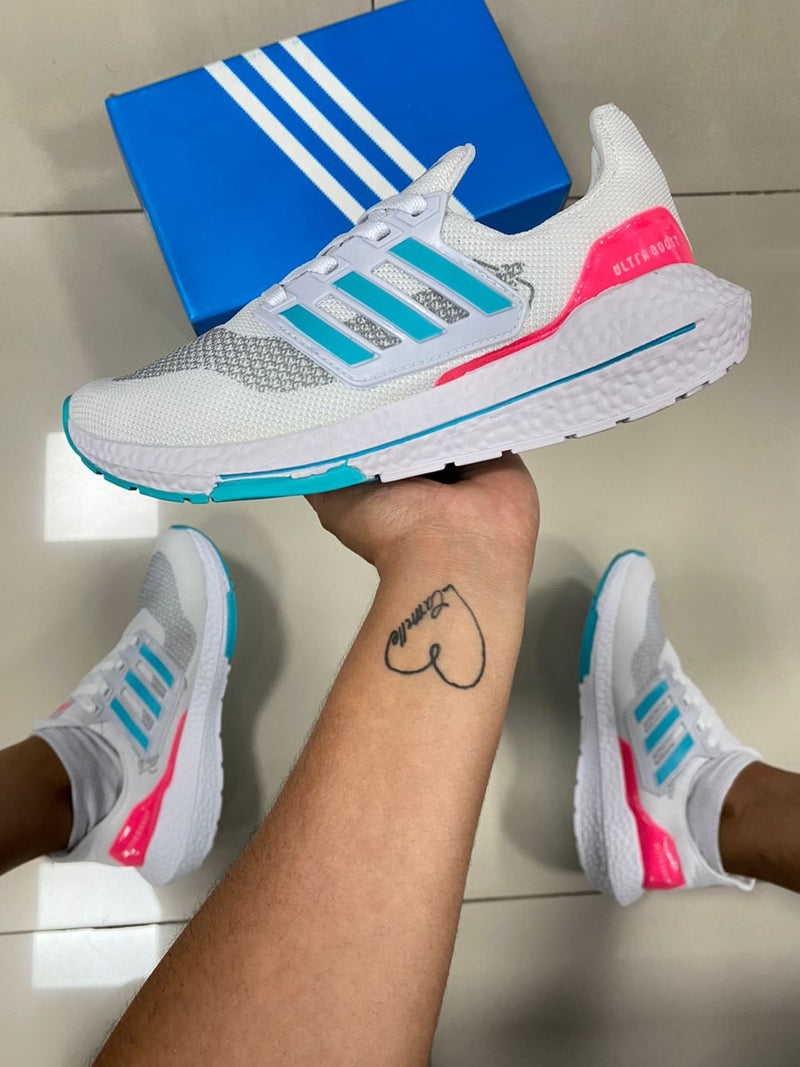 Ultra Boost Branco/Verde/Pink