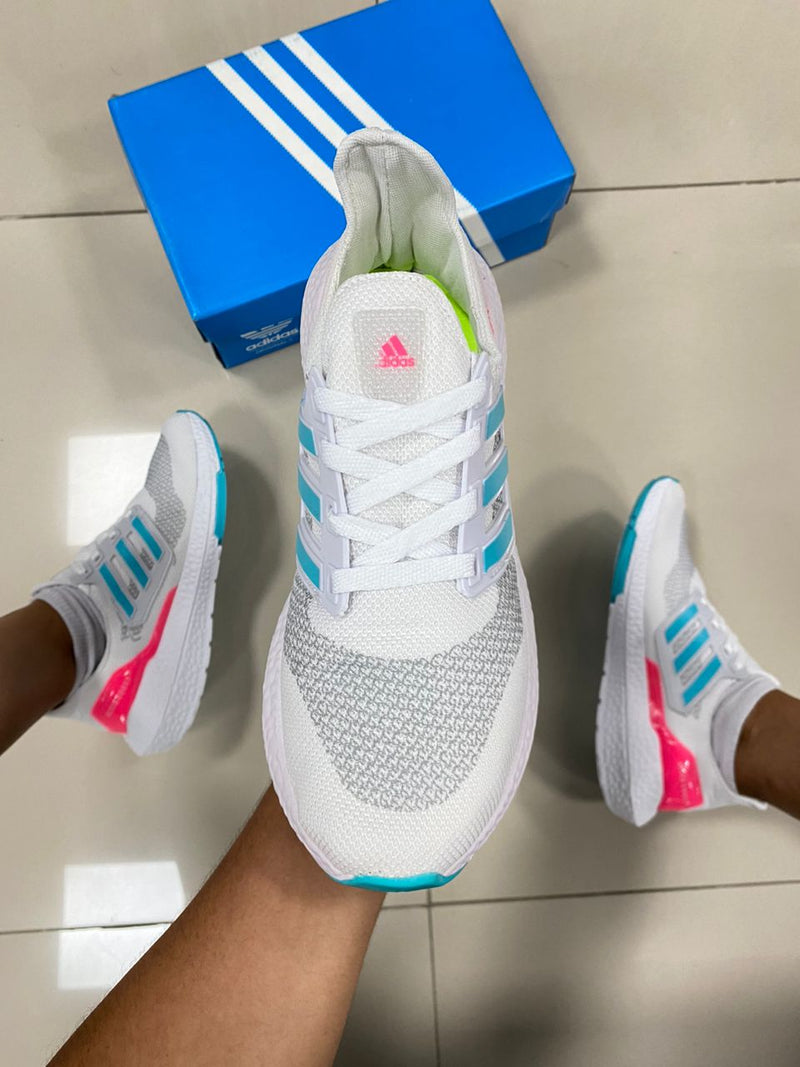 Ultra Boost Branco/Verde/Pink