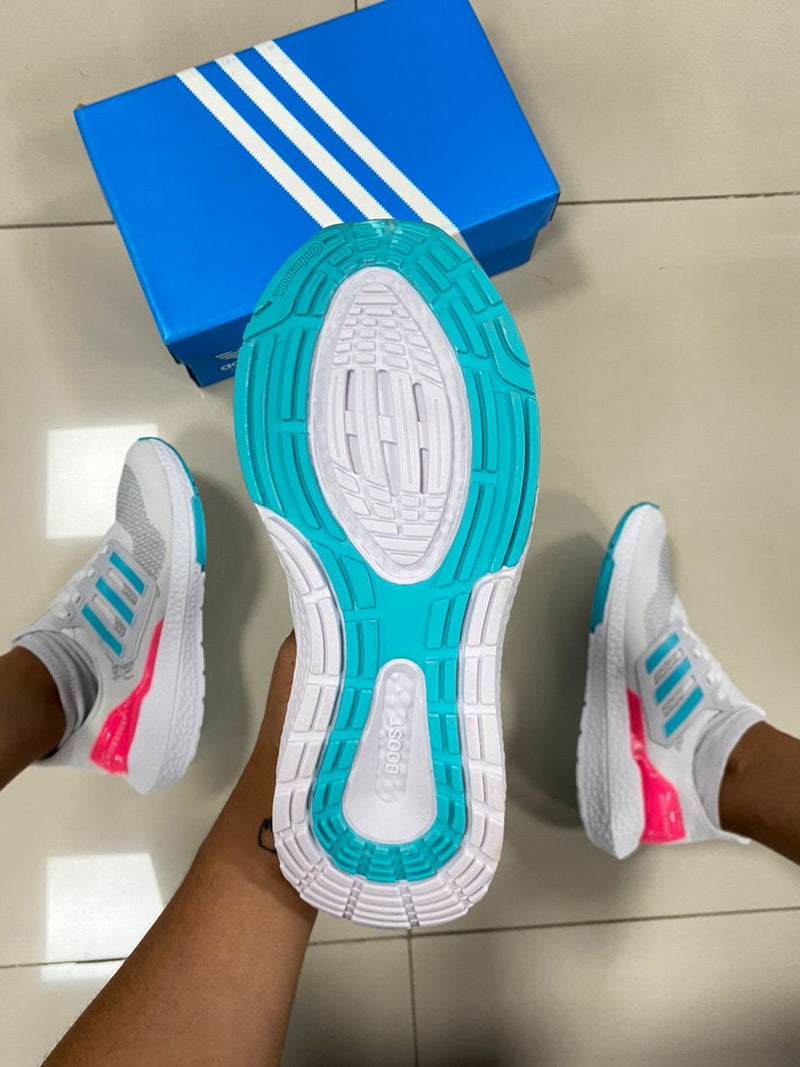 Ultra Boost Branco/Verde/Pink