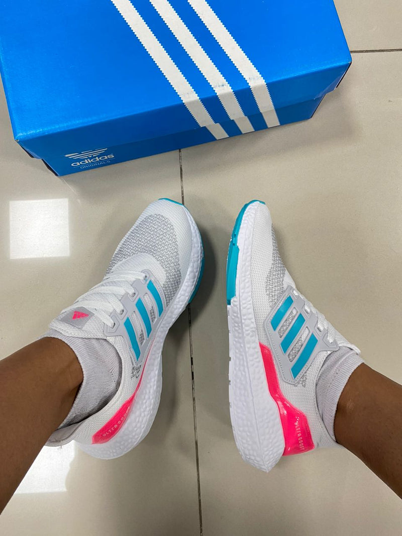Ultra Boost Branco/Verde/Pink