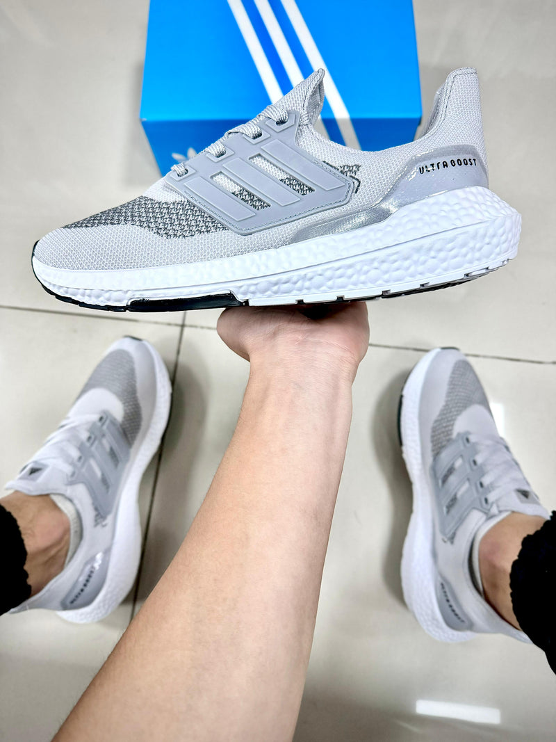 Ultra Boost Cinza