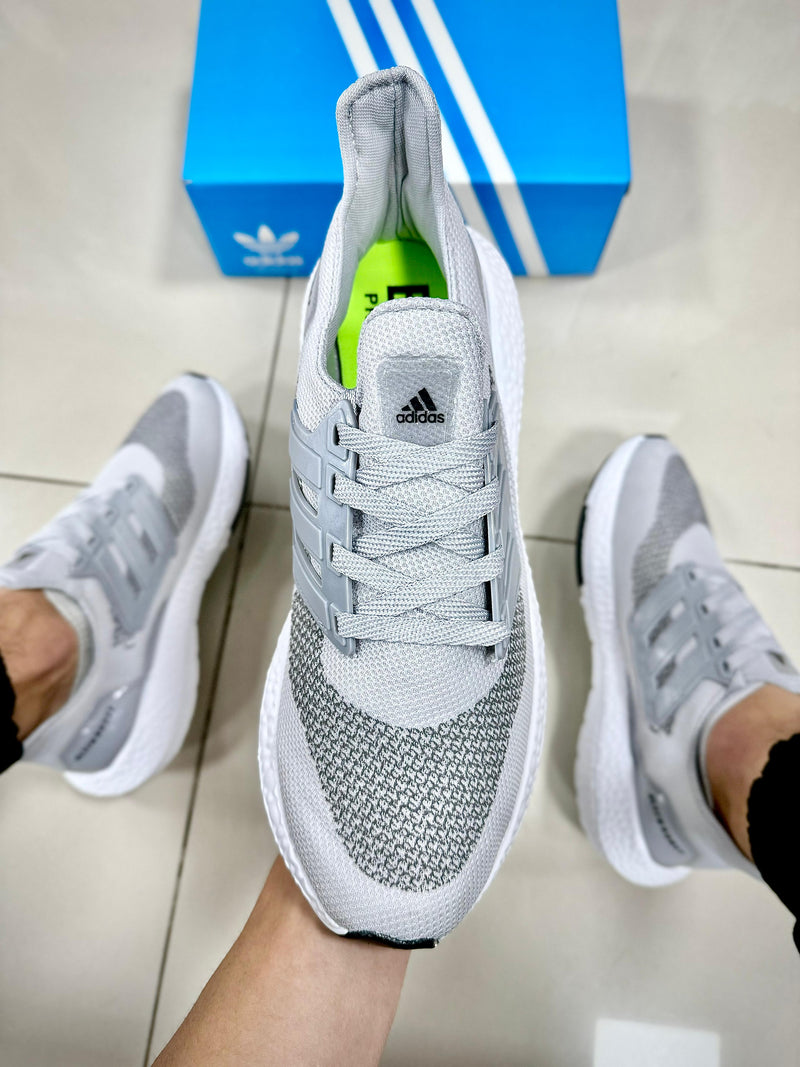 Ultra Boost Cinza