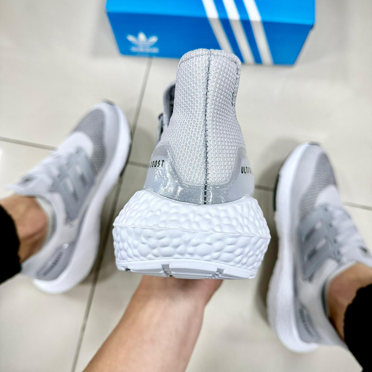 Ultra Boost Cinza