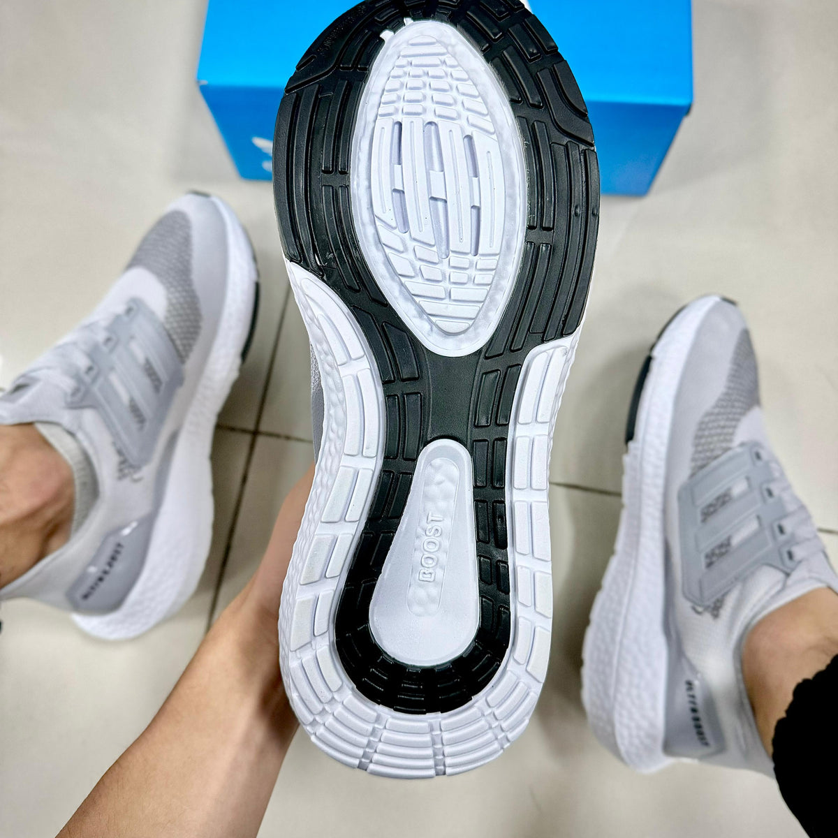 Ultra Boost Cinza