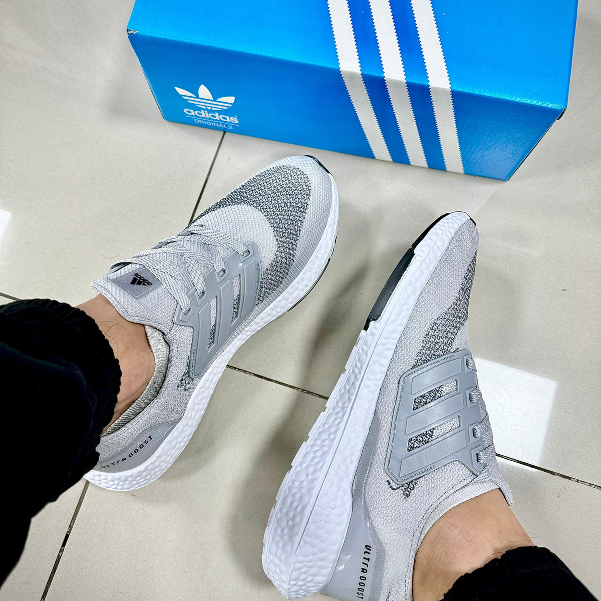 Ultra Boost Cinza