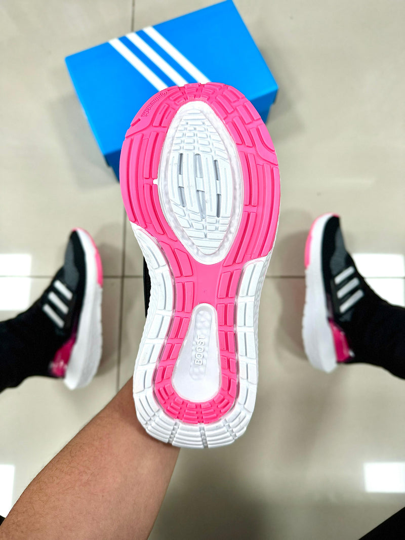 Ultra Boost Preto/Rosa