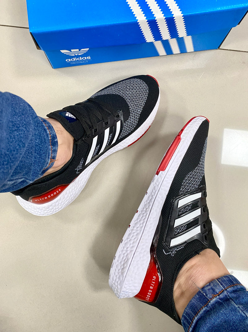 Ultra Boost Preto/Vermelho
