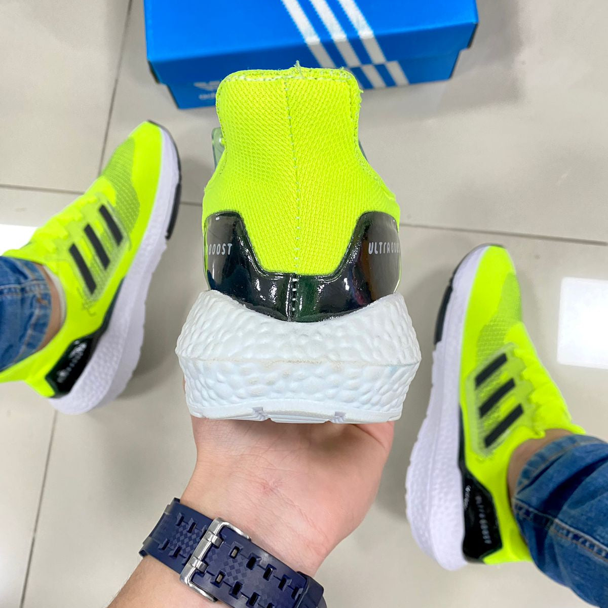 Ultra Boost Verde Neon