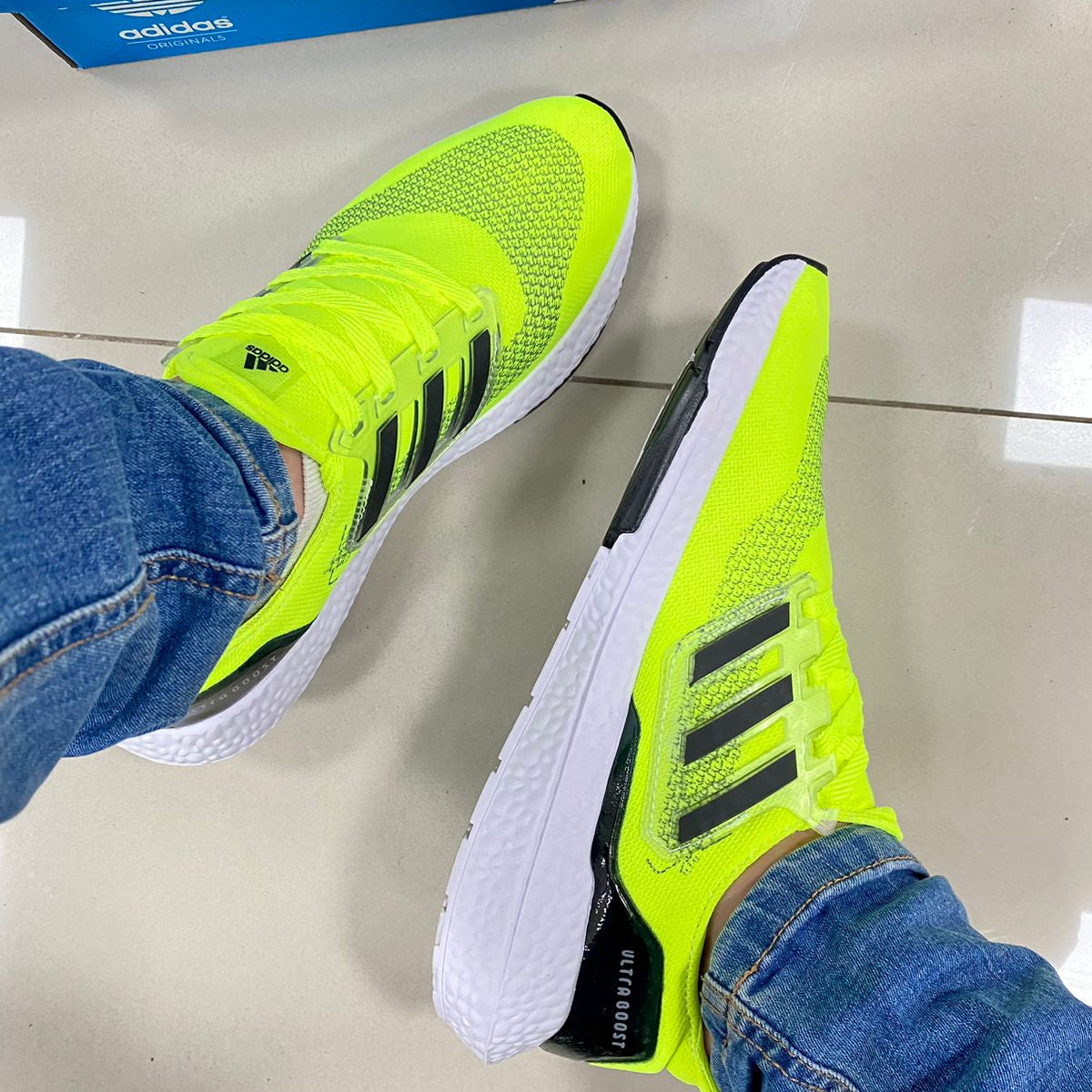 Ultra Boost Verde Neon