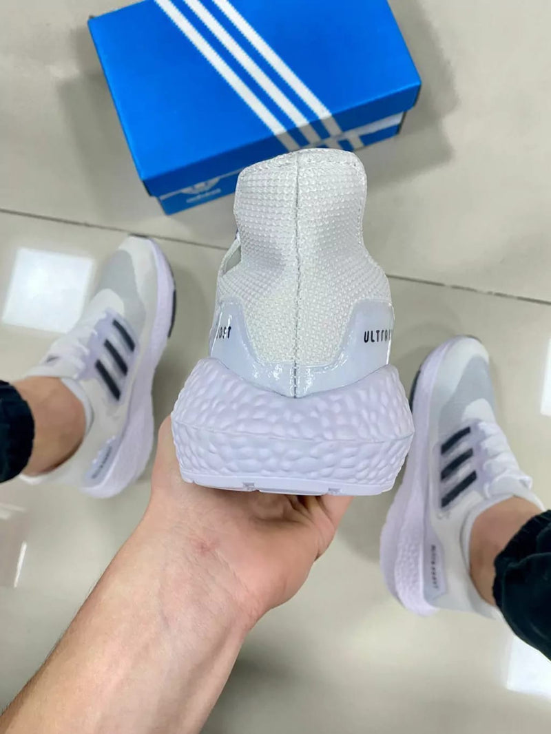 Ultra Boost Branco/Preto