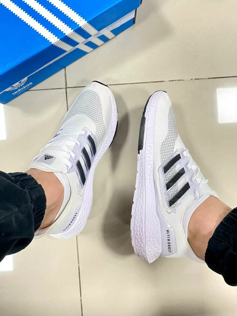 Ultra Boost Branco/Preto