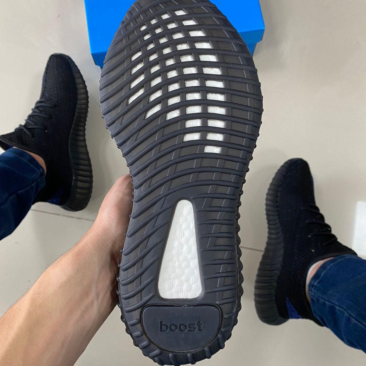 Yeezy Boost Preto/Azul Premium