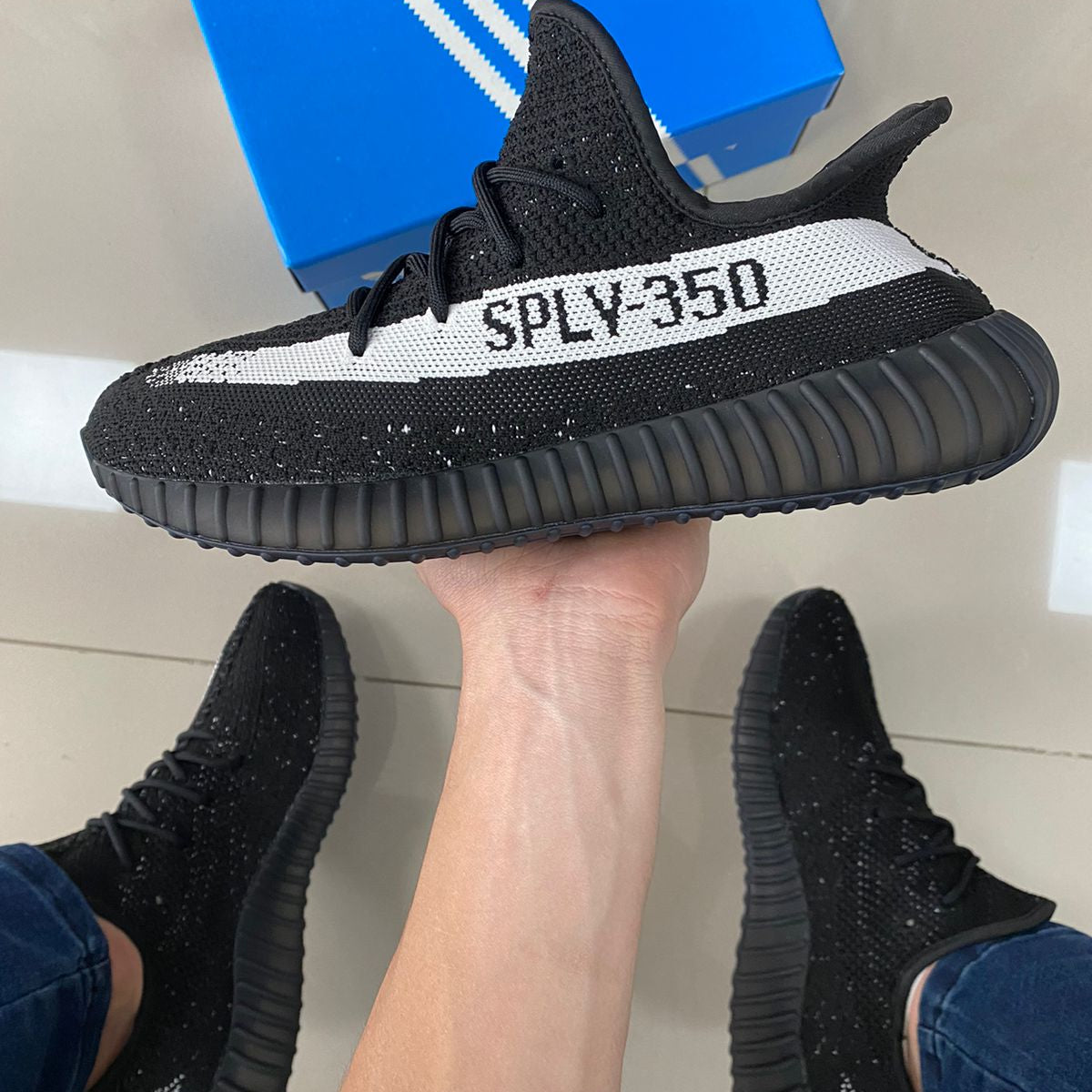 Yeezy Boost Preto/Branco Premium