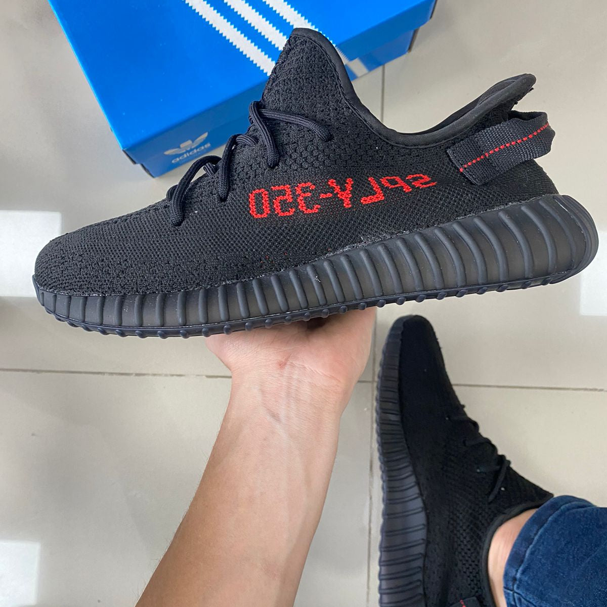 Yeezy Boost Preto/Vermelho Premium