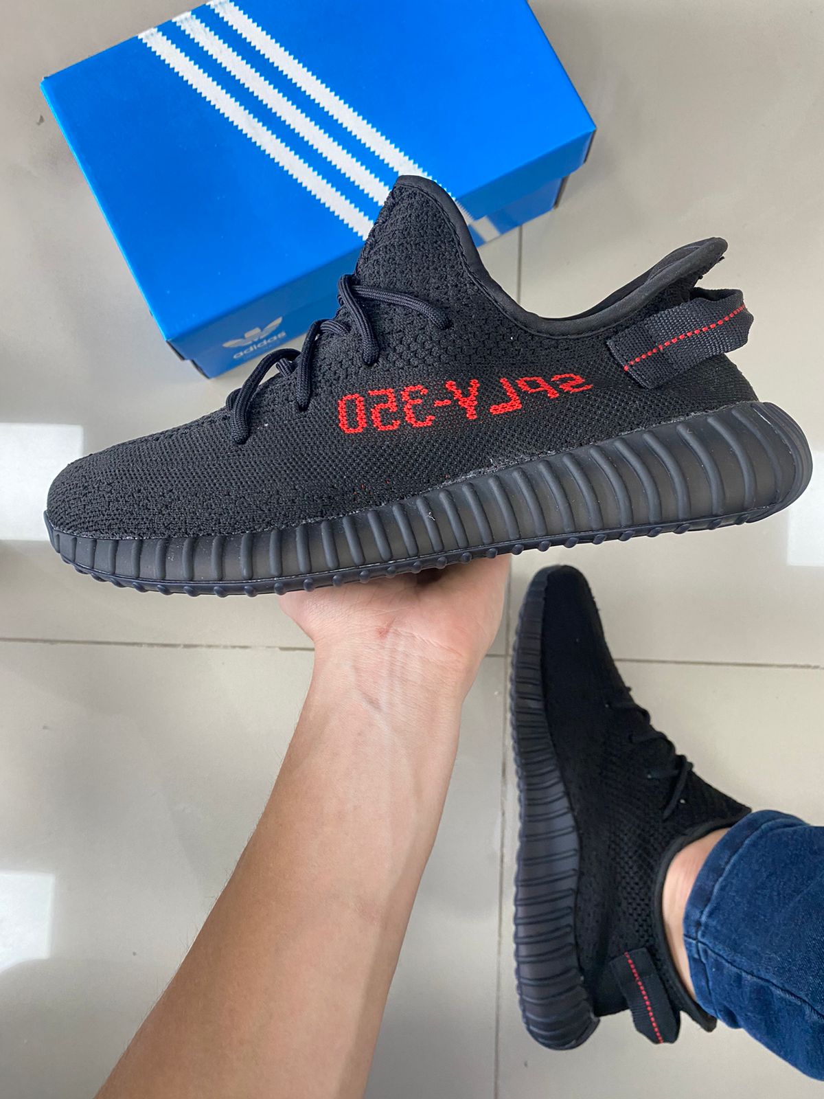 Yeezy Boost Preto/Vermelho Premium