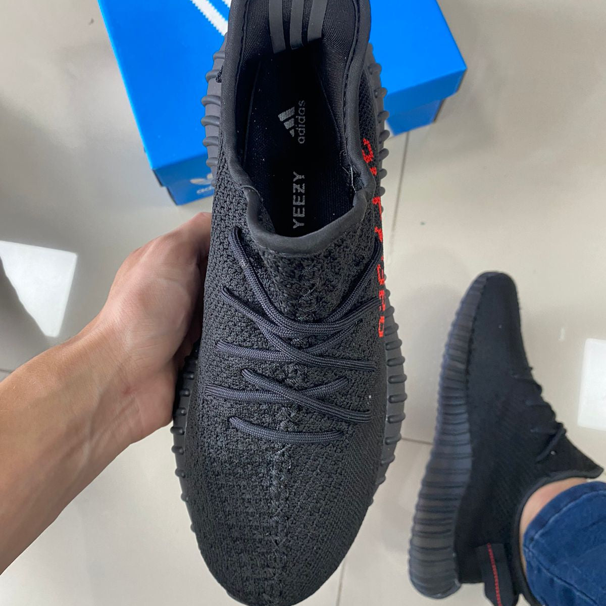 Yeezy Boost Preto/Vermelho Premium