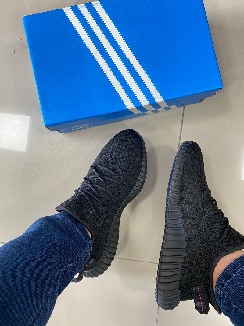 Yeezy Boost Preto/Vermelho Premium
