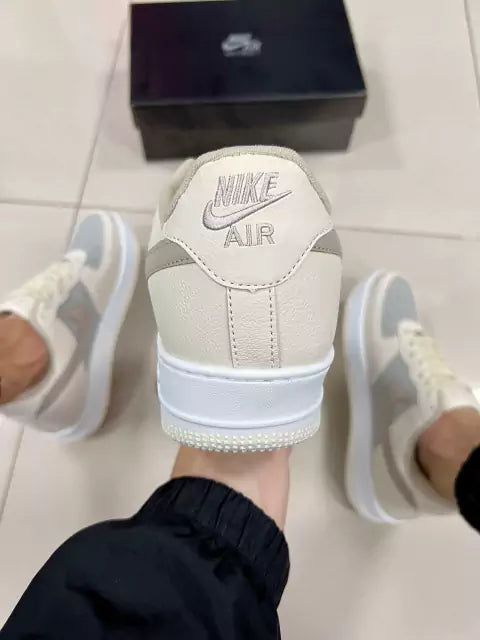 Air Force 1 Bege/Cinza Premium