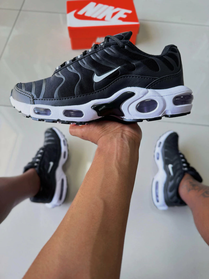 Air Max Tn Plus Preto/Branco