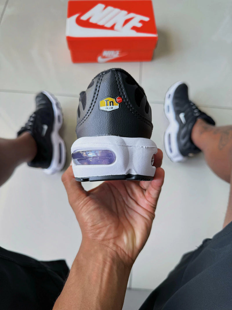 Air Max Tn Plus Preto/Branco