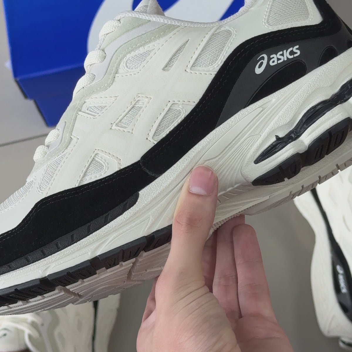 Asics Nyc Bege/Preto Premium