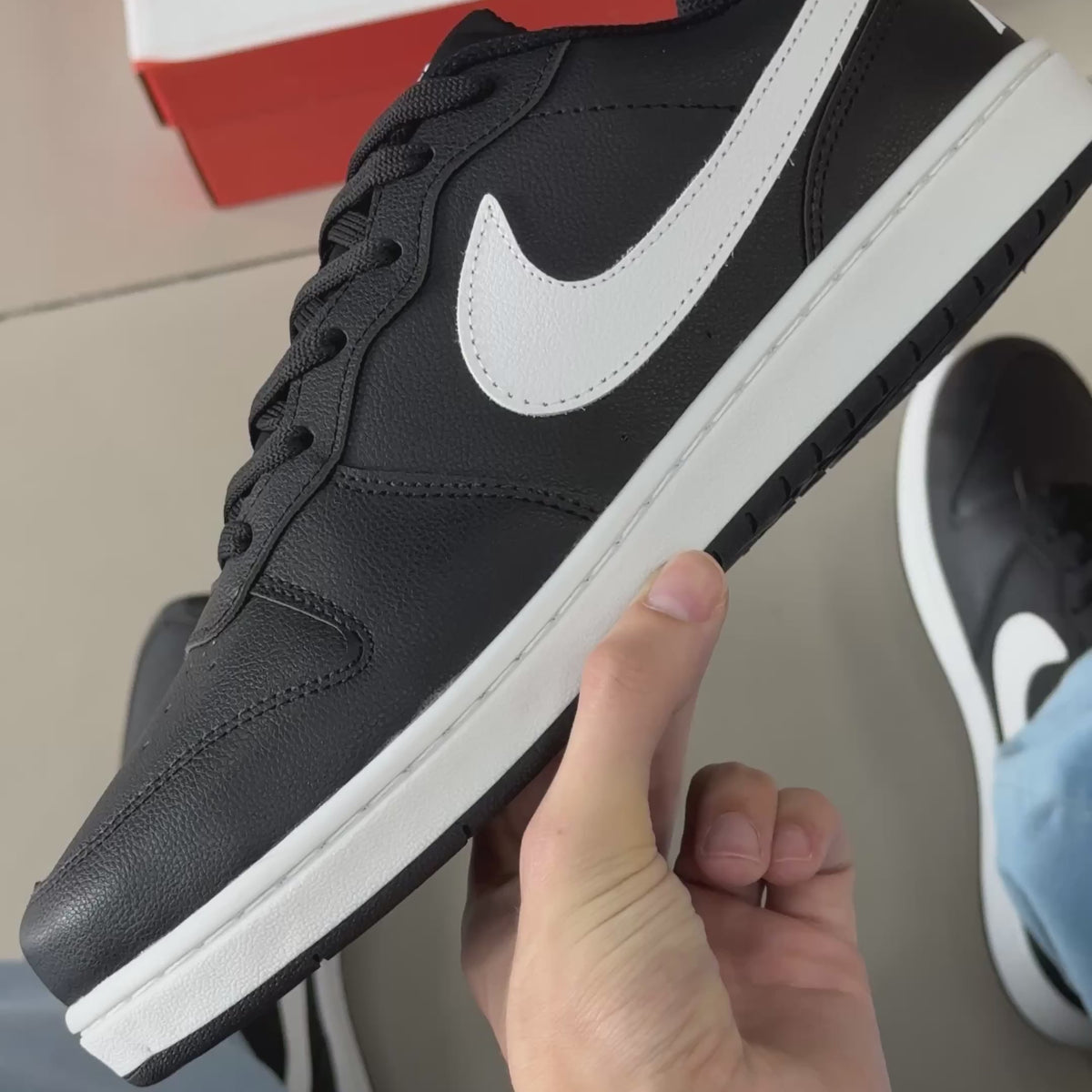 Borough Low Preto/Branco Premium