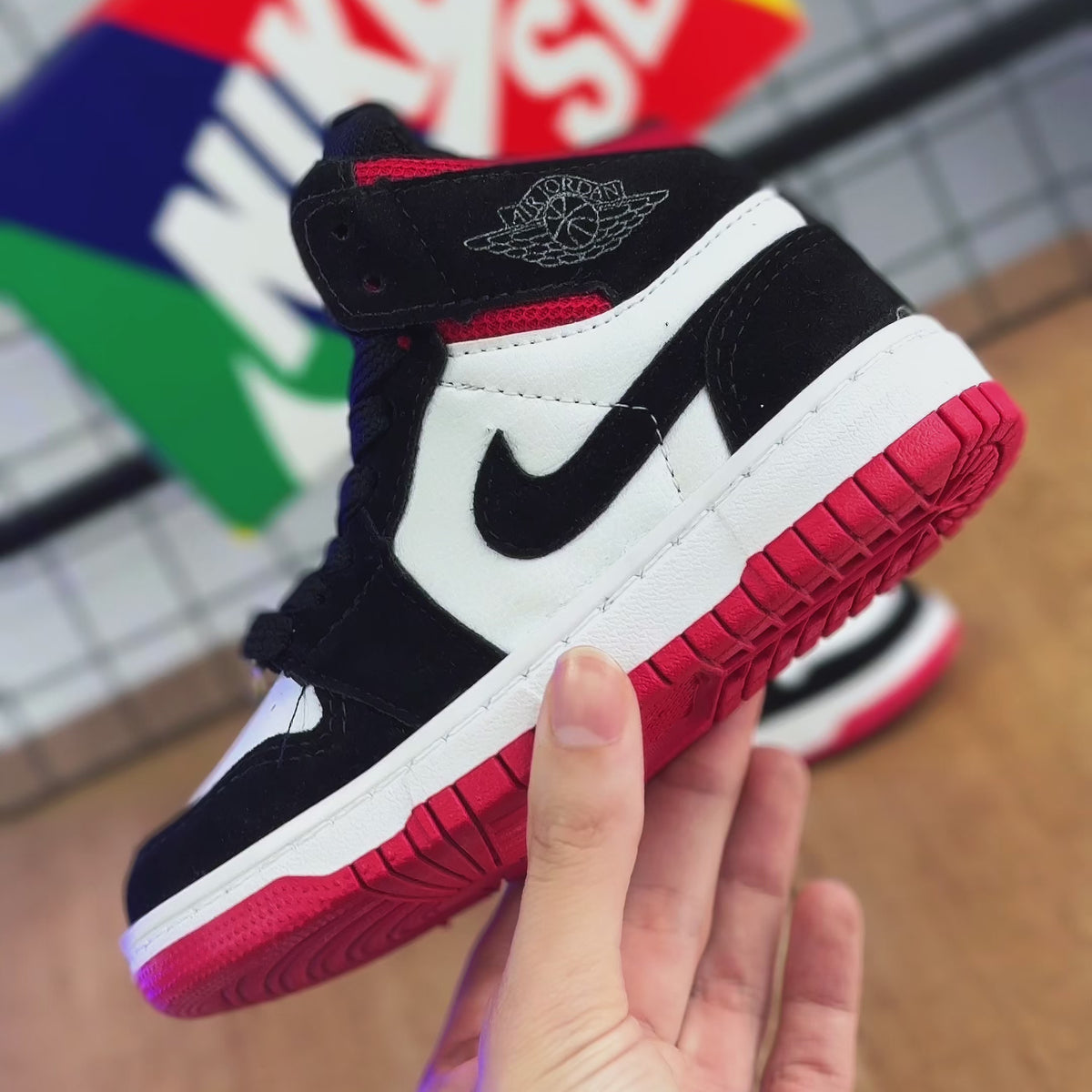 Air Jordan 1 Preto/Vermelho Infantil