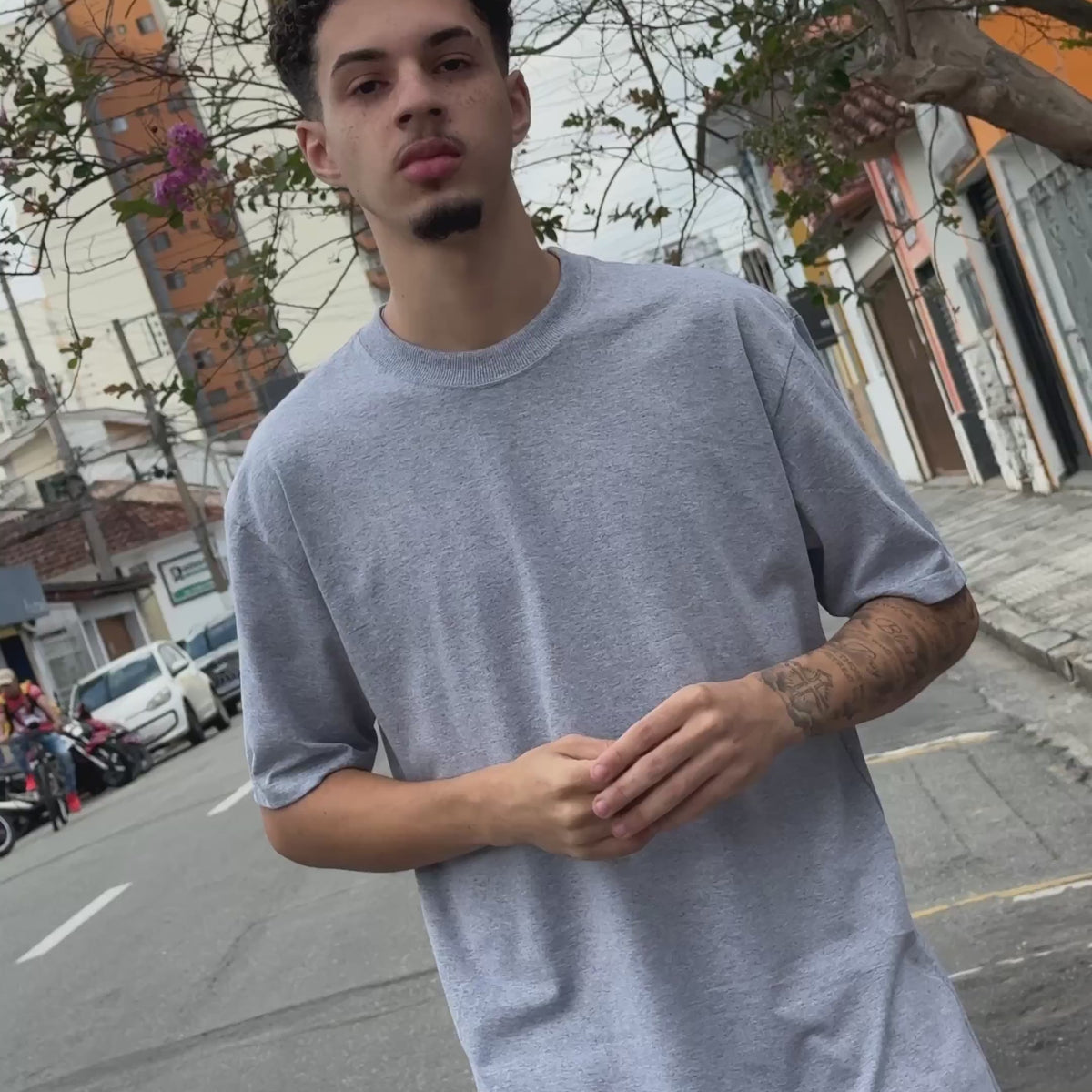 Camiseta Oversized Cinza