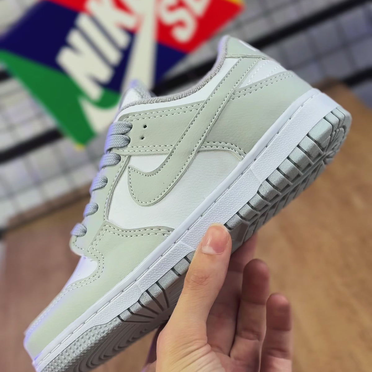 Dunk Low Branco/Cinza Infantil
