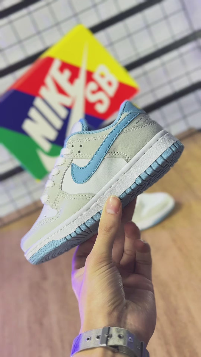 Dunk Low Cinza/Azul Infantil