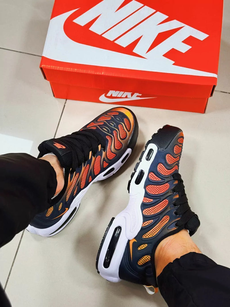 Air Max Plus Preto/Laranja