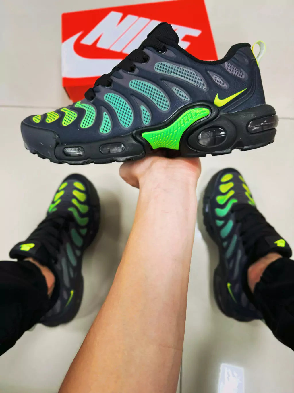 Air Max Plus Preto/Verde