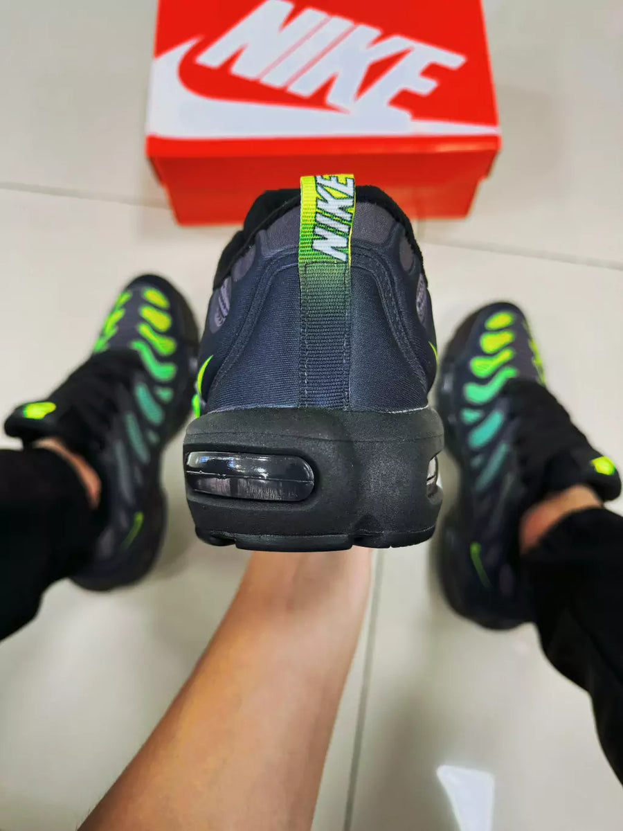 Air Max Plus Preto/Verde